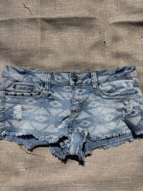 Rue21 Light Blue Patterned Distressed Denim Jean Shorts